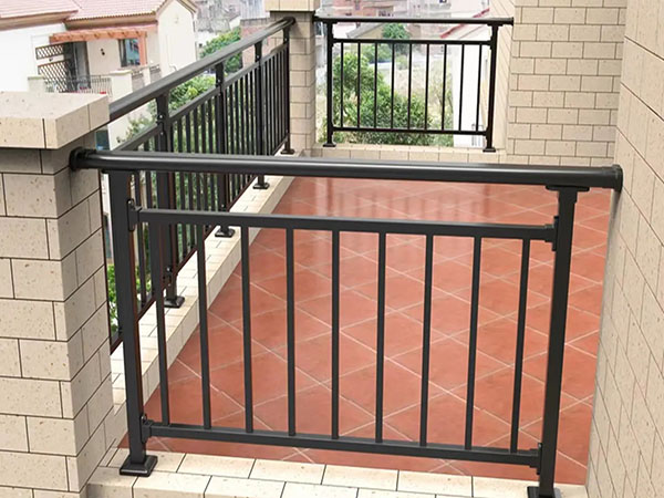 陽(yáng)臺(tái)鋅鋼護(hù)欄圖片8